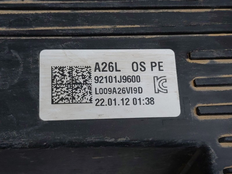 Recambio de faro izquierdo para hyundai kona hybrid referencia OEM IAM 92101J9600  