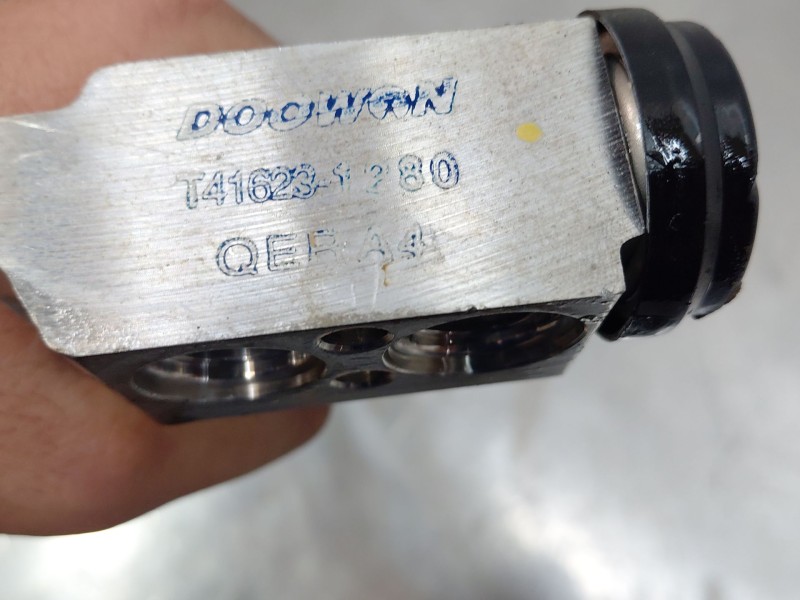 Recambio de tubos aire acondicionado para hyundai kona hybrid referencia OEM IAM 97775CM000  
