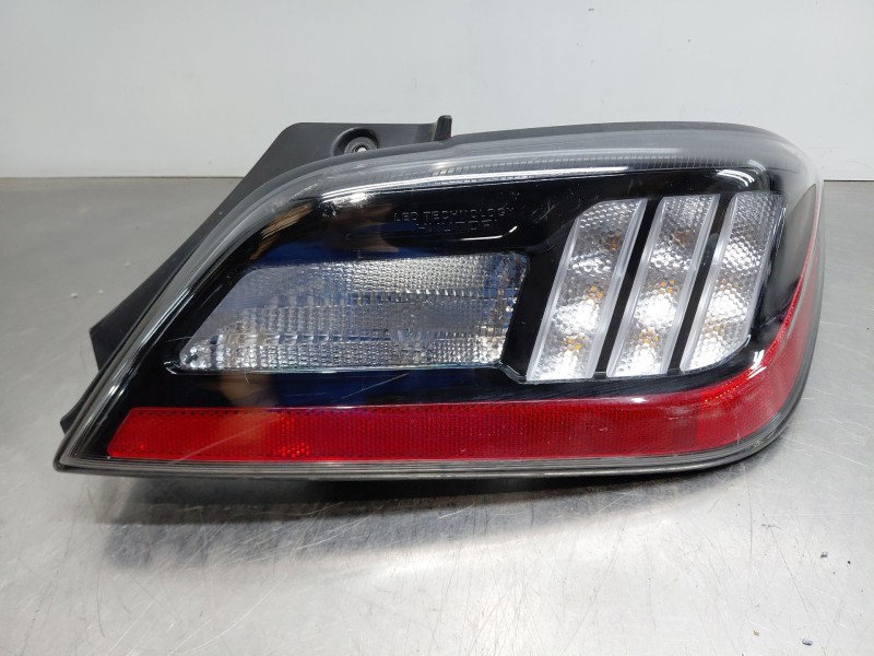 Recambio de piloto trasero derecho paragolpes para hyundai kona hybrid referencia OEM IAM 92406J9600  