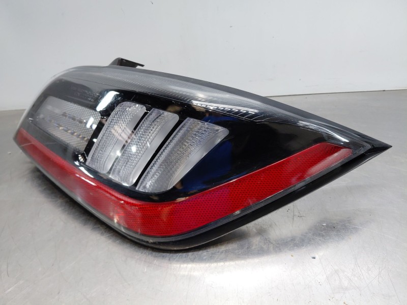 Recambio de piloto trasero derecho paragolpes para hyundai kona hybrid referencia OEM IAM 92406J9600  