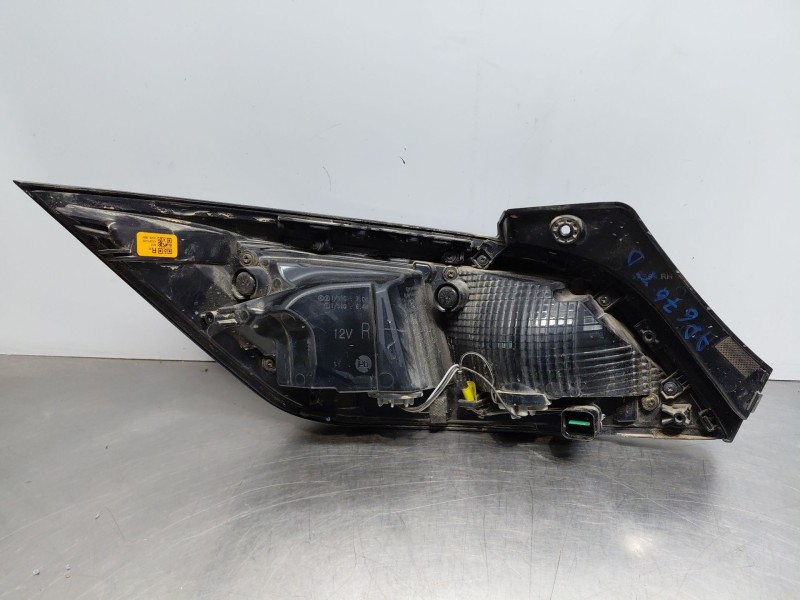 Recambio de piloto trasero derecho paragolpes para hyundai kona hybrid referencia OEM IAM 92406J9600  