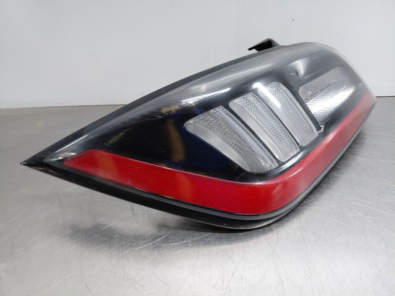 Recambio de piloto trasero izquierdo paragolpes para hyundai kona hybrid referencia OEM IAM 92405J9610  