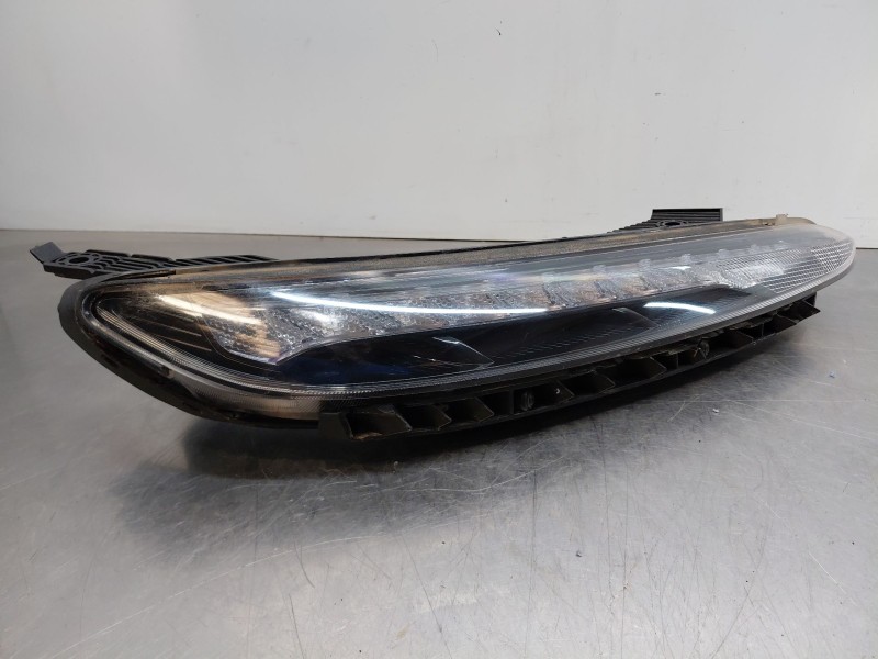 Recambio de piloto delantero derecho para hyundai kona hybrid referencia OEM IAM 92208J9600  