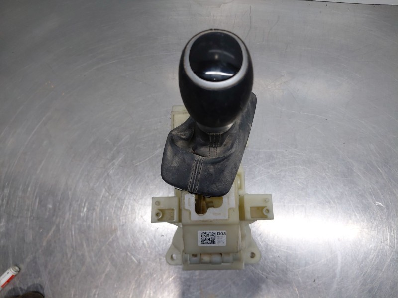Recambio de palanca cambio para hyundai kona hybrid referencia OEM IAM 46700J9210  
