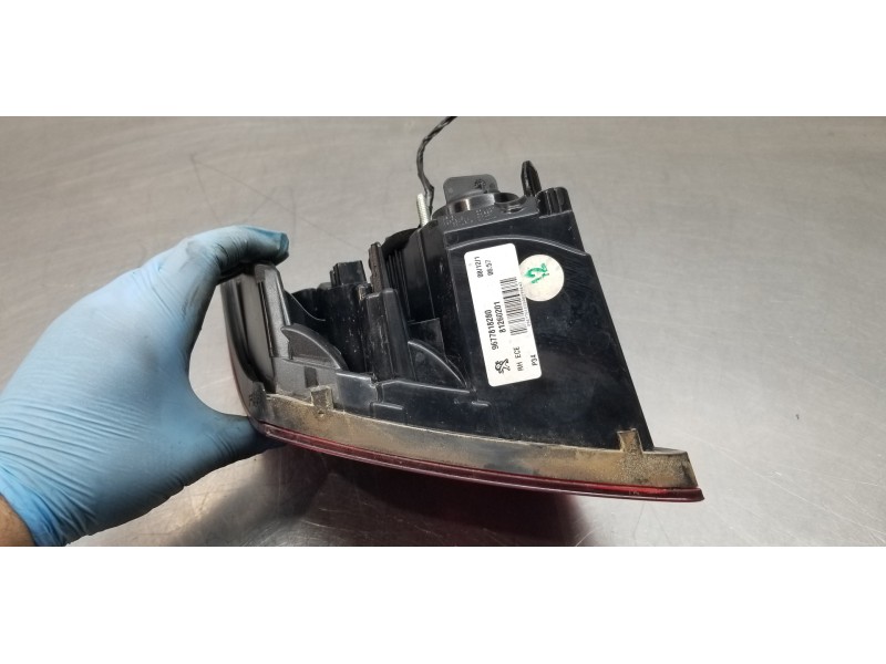 Recambio de piloto trasero derecho interior para peugeot 308 active referencia OEM IAM 9677818280  