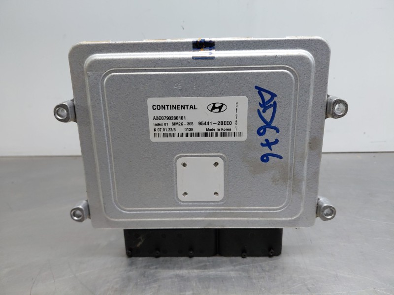 Recambio de centralita motor uce para hyundai kona hybrid referencia OEM IAM 954412BEE0 A3C0790280101 