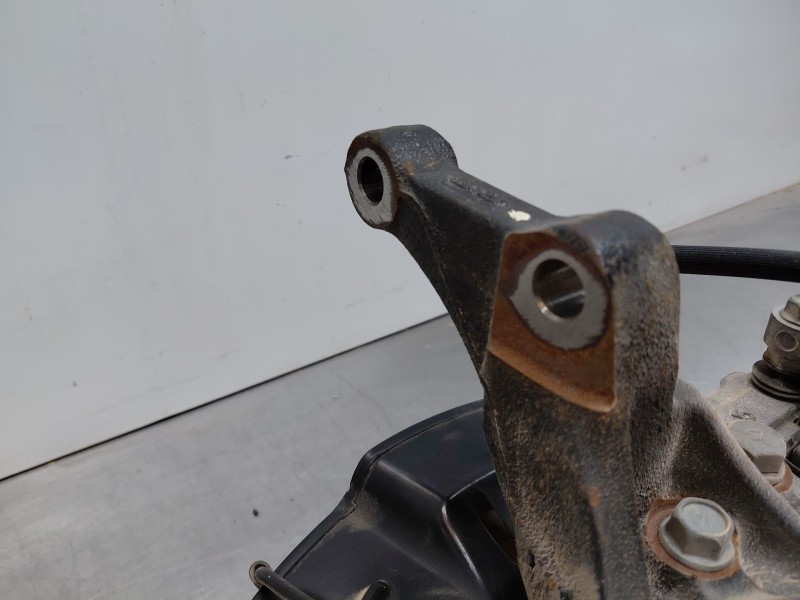 Recambio de mangueta delantera izquierda para hyundai kona hybrid referencia OEM IAM 51715J9000  