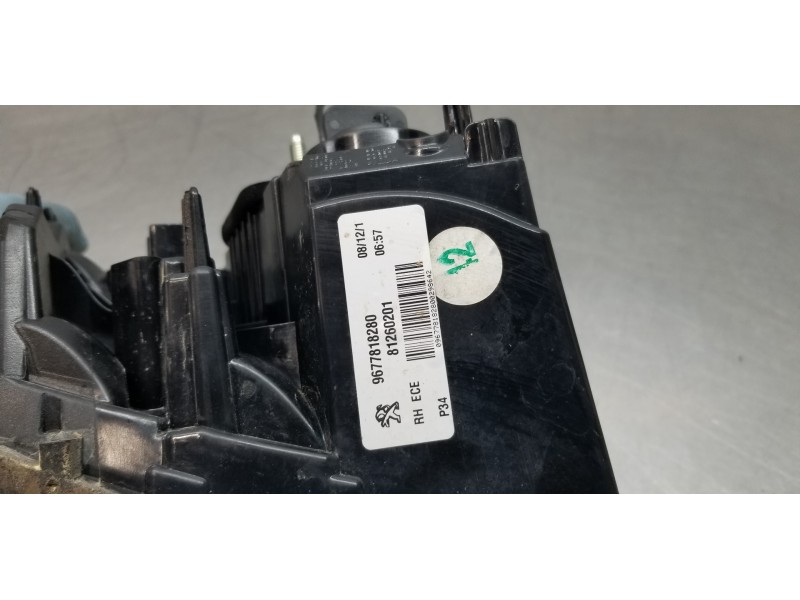 Recambio de piloto trasero derecho interior para peugeot 308 active referencia OEM IAM 9677818280  