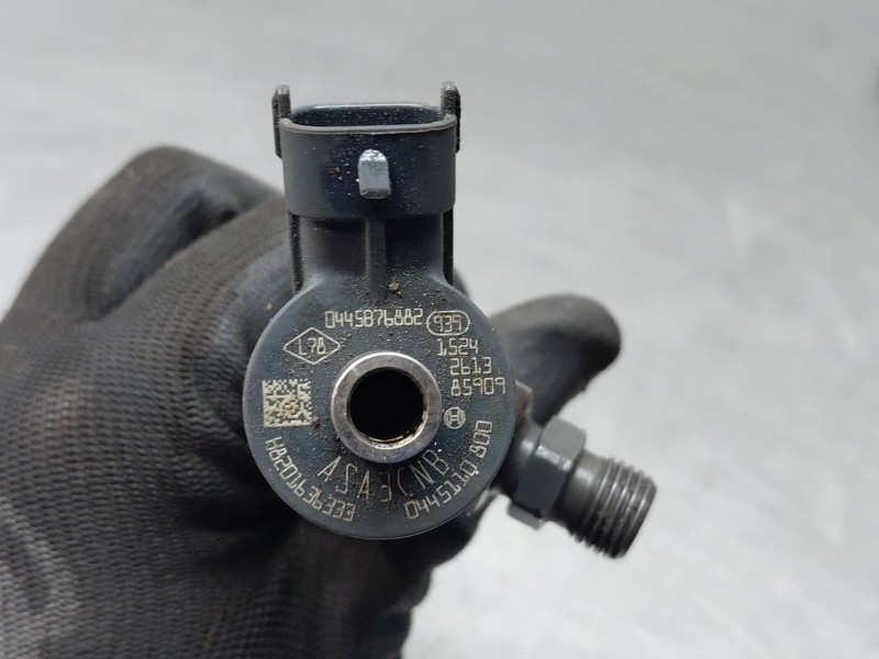 Recambio de inyector para dacia sandero essential referencia OEM IAM 0445110800  