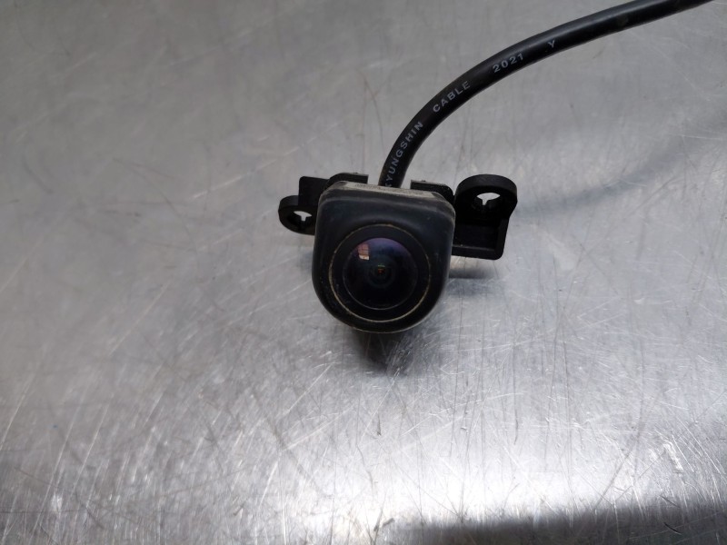 Recambio de camara de vision trasera para hyundai kona hybrid referencia OEM IAM 99240J9700  