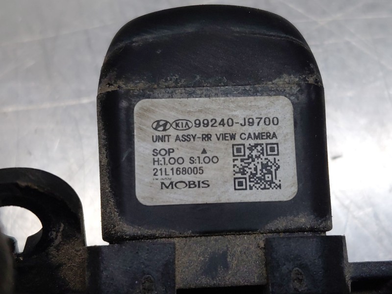 Recambio de camara de vision trasera para hyundai kona hybrid referencia OEM IAM 99240J9700  