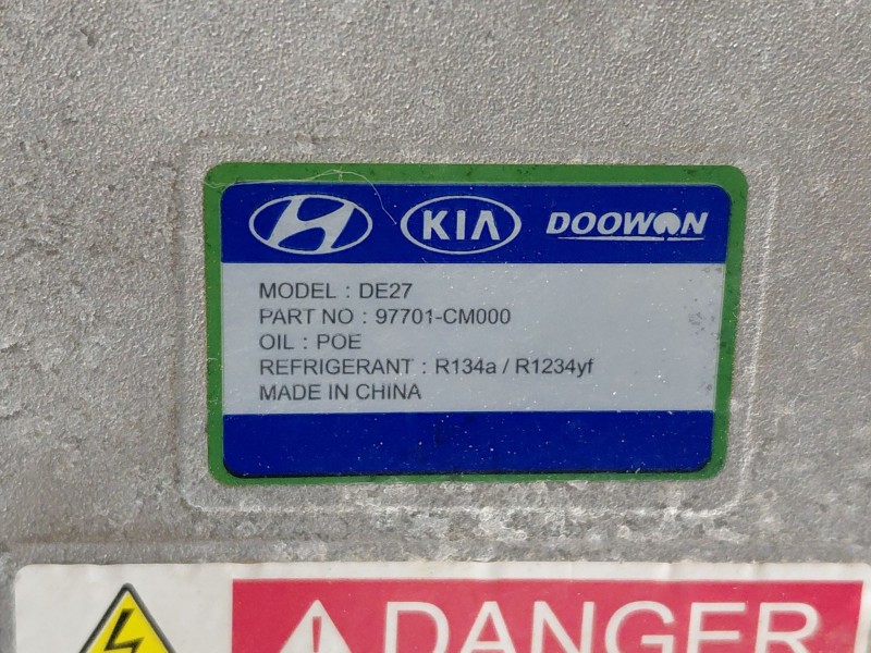 Recambio de compresor aire acondicionado para hyundai kona hybrid referencia OEM IAM 97701CM000  