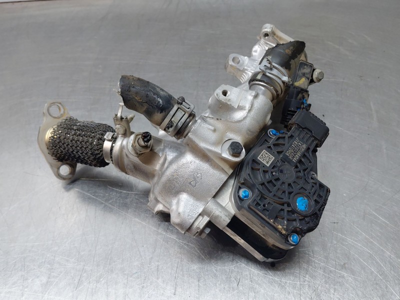 Recambio de valvula egr para dacia sandero essential referencia OEM IAM 147101246R  