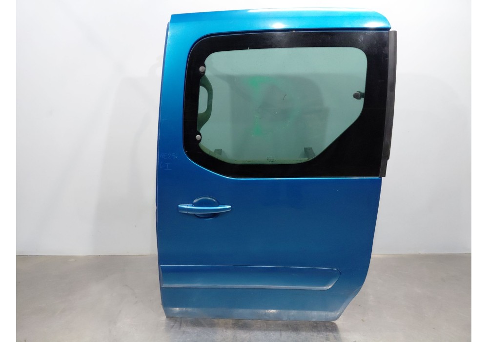 Recambio de puerta lateral corredera izquierda para citroën berlingo cuadro furgón referencia OEM IAM   
