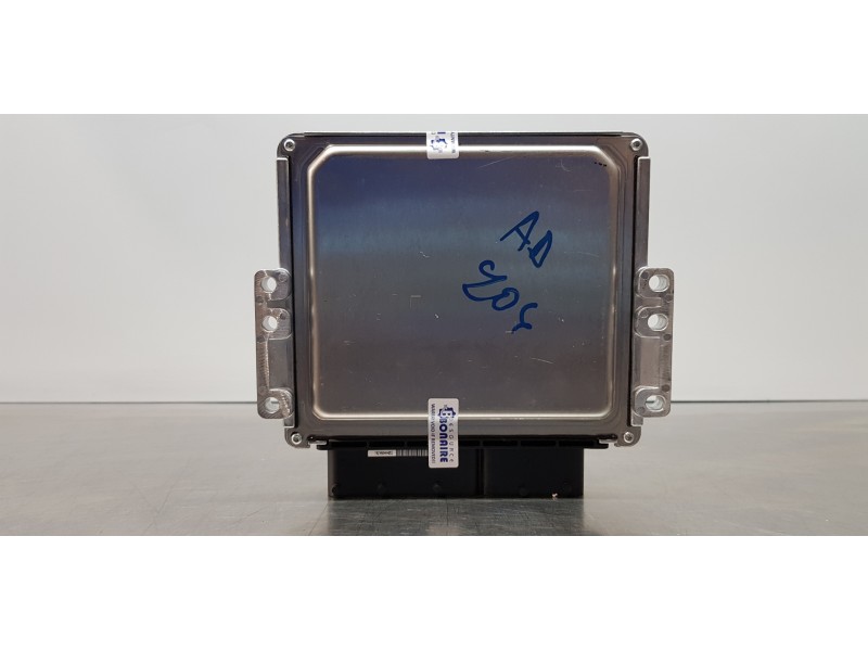 Recambio de centralita motor uce para ssangyong rodius xdi limited referencia OEM IAM 6725401532 28571090 