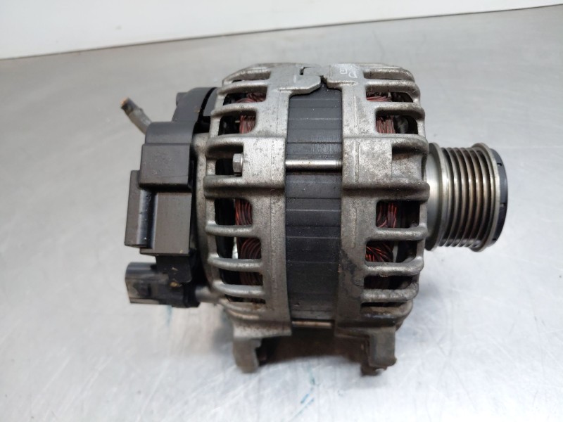 Recambio de alternador para seat ibiza iv (6j5, 6p1) 1.4 tdi referencia OEM IAM 04B903023B  