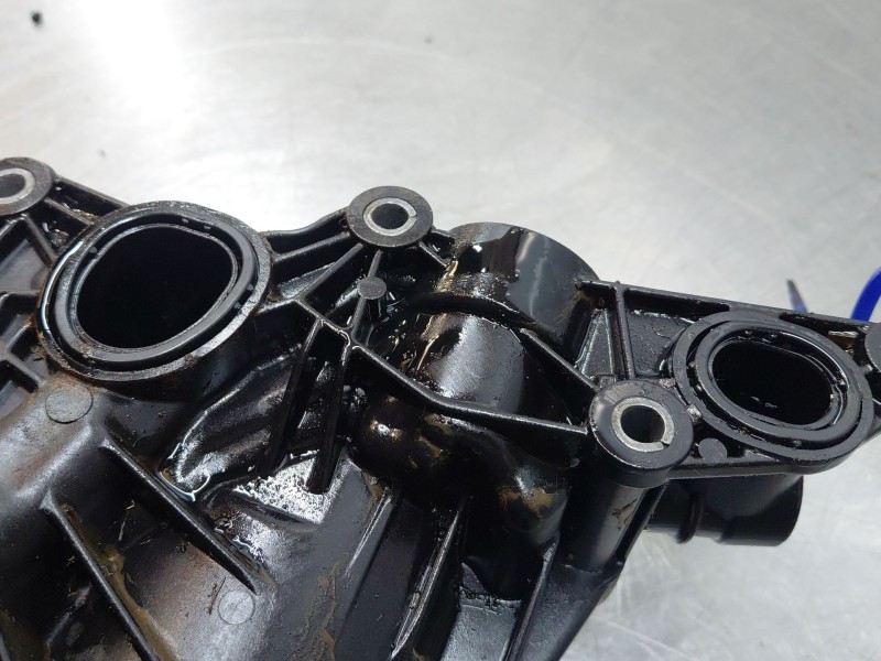 Recambio de soporte filtro aceite para dacia sandero essential referencia OEM IAM 213058627R  