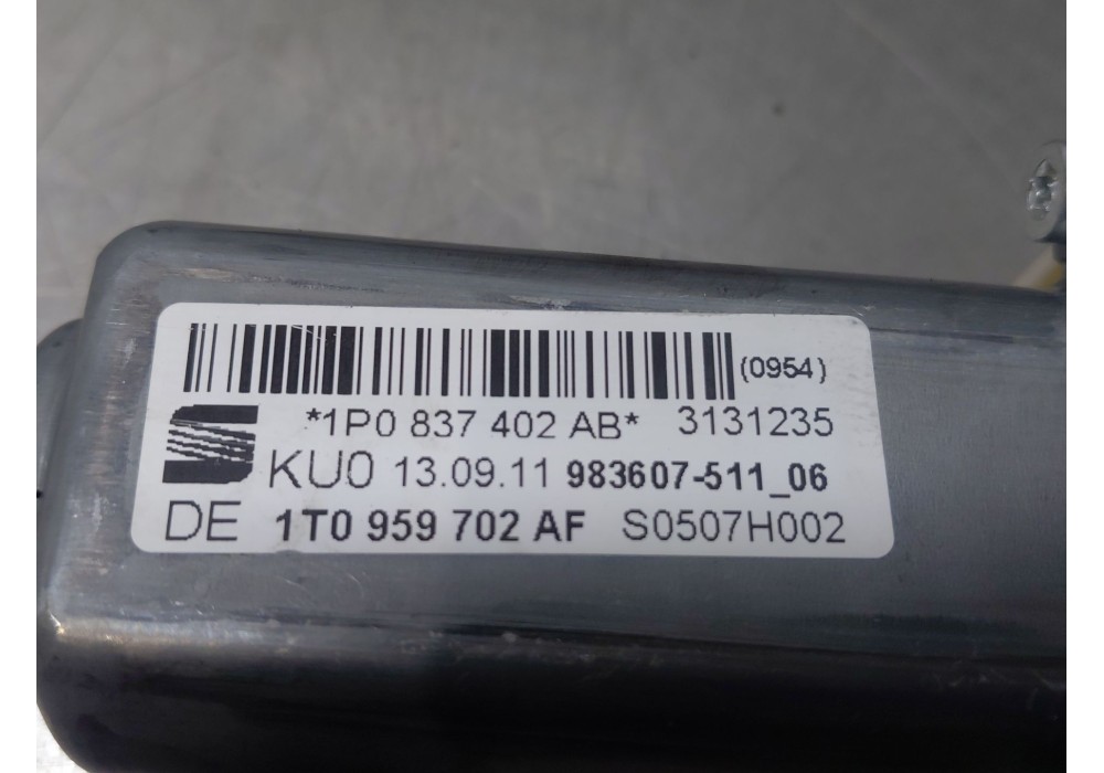 Recambio de motor elevalunas delantero derecho para seat leon (1p1) 1.6 tdi referencia OEM IAM   