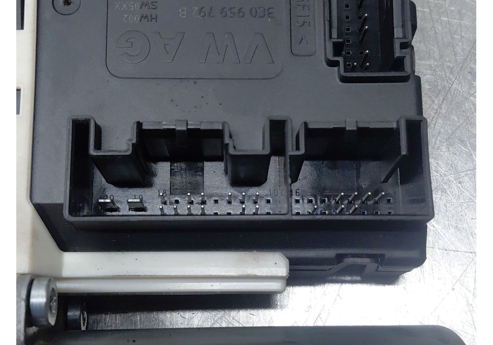 Recambio de motor elevalunas delantero derecho para seat leon (1p1) 1.6 tdi referencia OEM IAM   