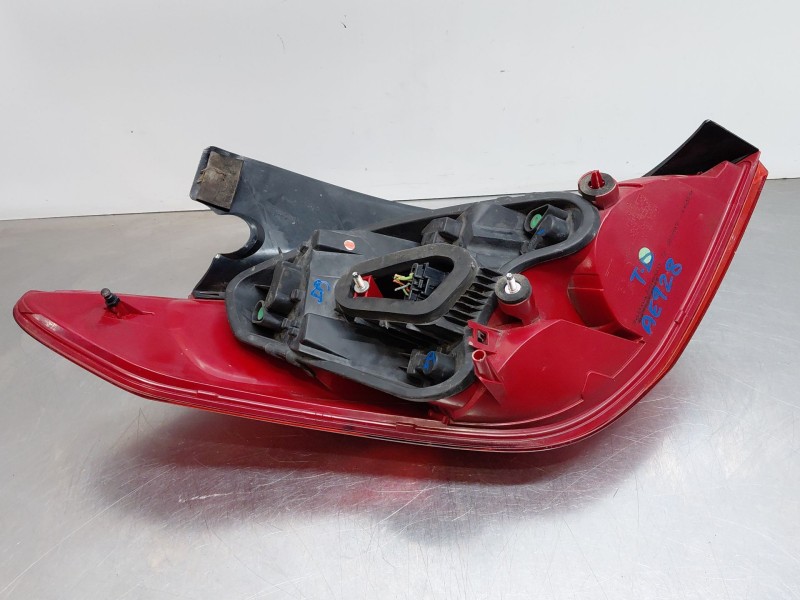 Recambio de piloto trasero derecho para peugeot 308 i (4a_, 4c_) 1.6 hdi referencia OEM IAM 6351CV  