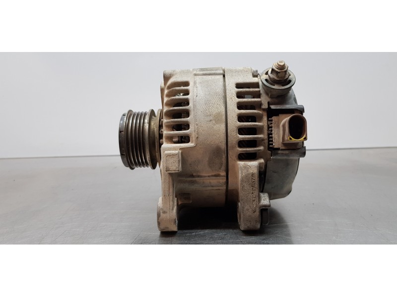 Recambio de alternador para hyundai tucson essence bluedrive 2wd referencia OEM IAM 373002A700  