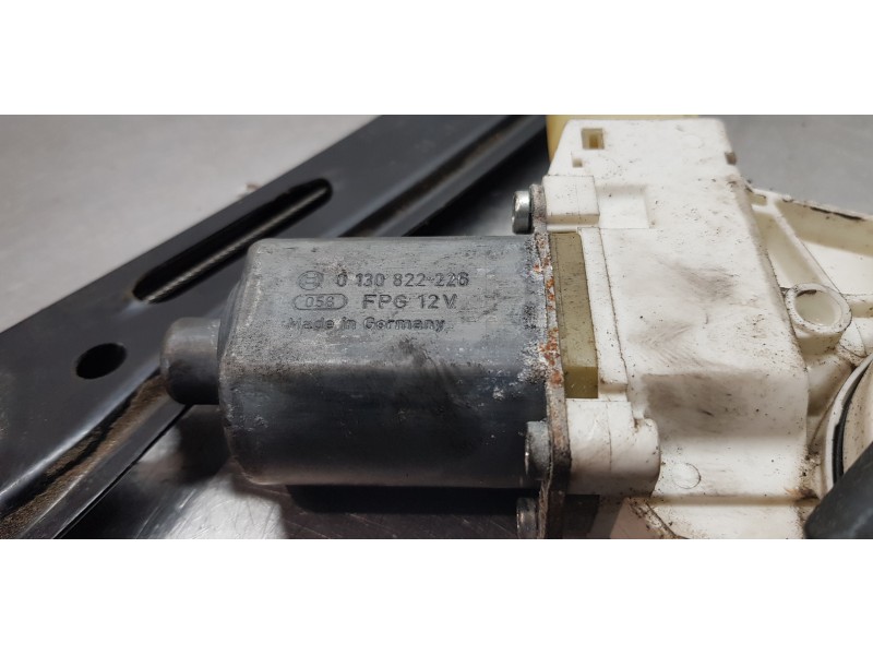 Recambio de elevalunas delantero izquierdo para bmw serie 1 berlina (e81/e87) 116i referencia OEM IAM 51337138465   Recambio de elevalunas delantero izquierdo para bmw serie 1 berlina (e81/e87) 116i referencia OEM IAM 51337138465