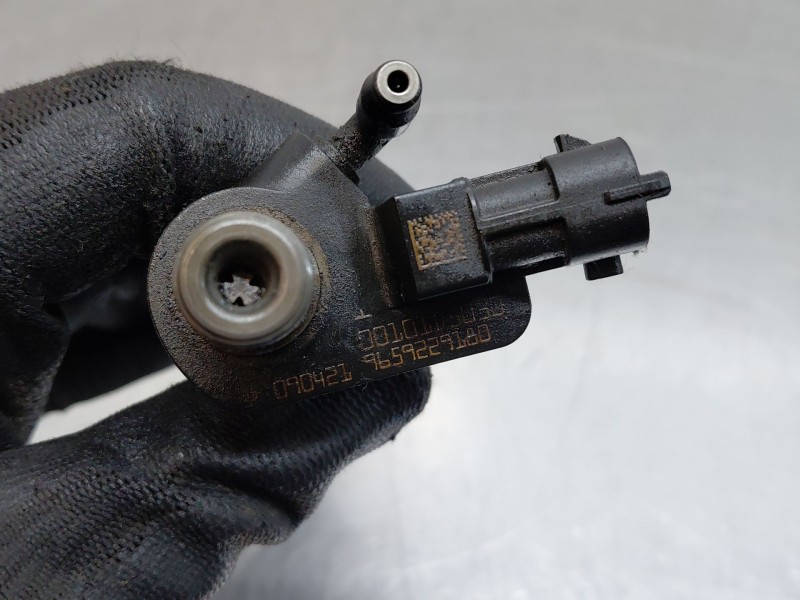 Recambio de inyector para land rover freelander 2 (l359) 2.2 td4 4x4 referencia OEM IAM LR006864 9659229180 