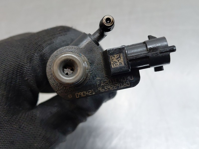 Recambio de inyector para land rover freelander 2 (l359) 2.2 td4 4x4 referencia OEM IAM LR006864 9659229180 