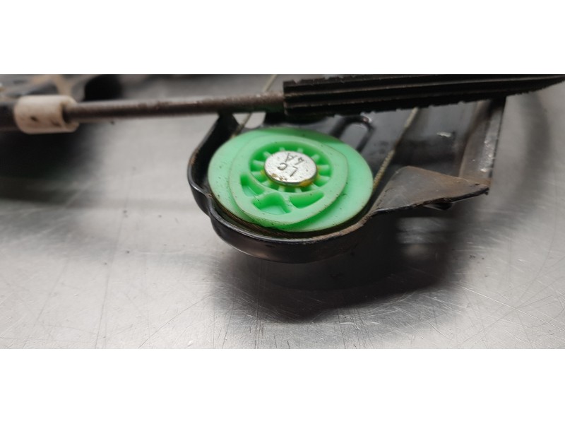 Recambio de elevalunas delantero izquierdo para bmw serie 1 berlina (e81/e87) 116i referencia OEM IAM 51337138465   Recambio de elevalunas delantero izquierdo para bmw serie 1 berlina (e81/e87) 116i referencia OEM IAM 51337138465