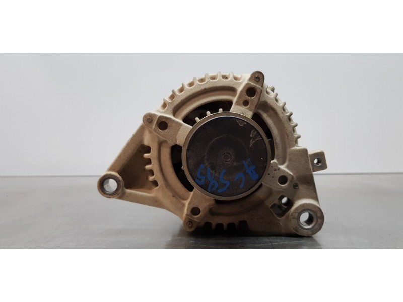 Recambio de alternador para hyundai tucson essence bluedrive 2wd referencia OEM IAM 373002A700  