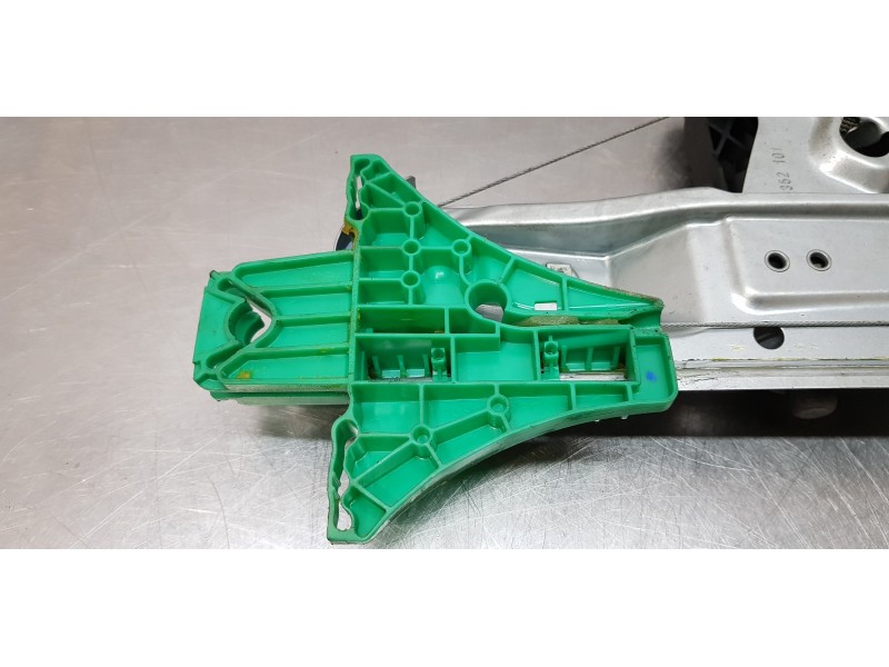 Recambio de elevalunas trasero derecho para bmw serie 1 berlina (e81/e87) 118d referencia OEM IAM 51357138468   Recambio de elevalunas trasero derecho para bmw serie 1 berlina (e81/e87) 118d referencia OEM IAM 51357138468