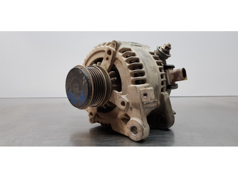 Recambio de alternador para hyundai tucson essence bluedrive 2wd referencia OEM IAM 373002A700  