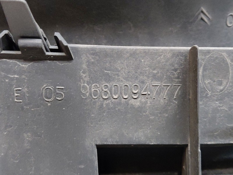 Recambio de rejilla delantera para citroën c3 i (fc_, fn_) 1.4 i referencia OEM IAM   
