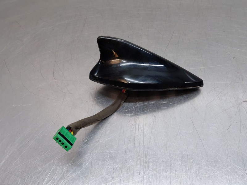 Recambio de antena para kia sportage v (nq5) referencia OEM IAM 96210R2300EB  
