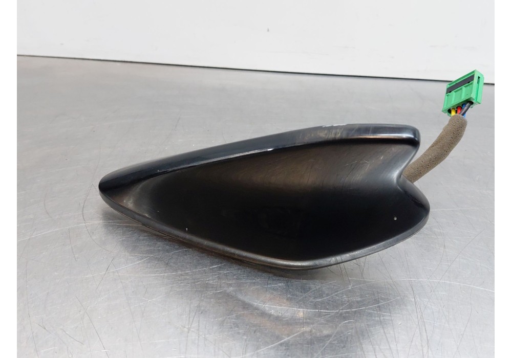 Recambio de antena para kia sportage v (nq5) referencia OEM IAM 96210R2300EB  