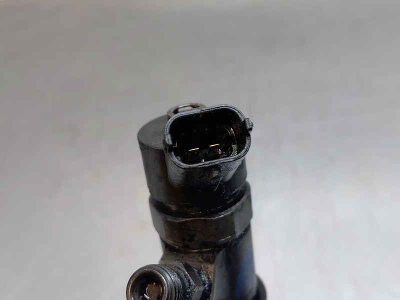 Recambio de inyector para ford focus ii (da_, hcp, dp) 1.6 tdci referencia OEM IAM 0445110188  