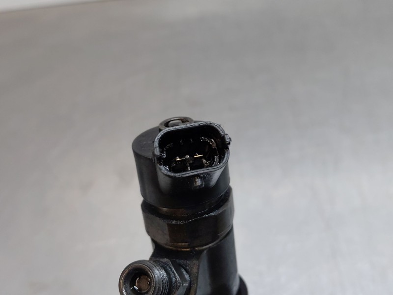 Recambio de inyector para ford focus ii (da_, hcp, dp) 1.6 tdci referencia OEM IAM 0445110188  
