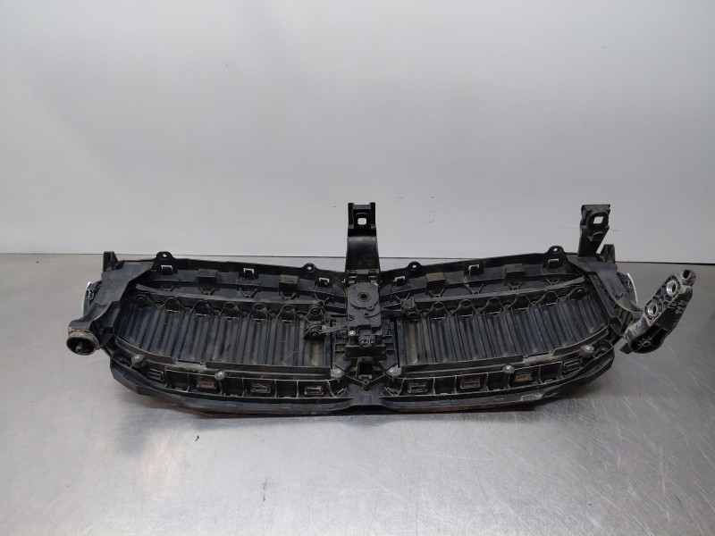 Recambio de rejilla delantera para bmw 3 touring (g21, g81) 318 d referencia OEM IAM   