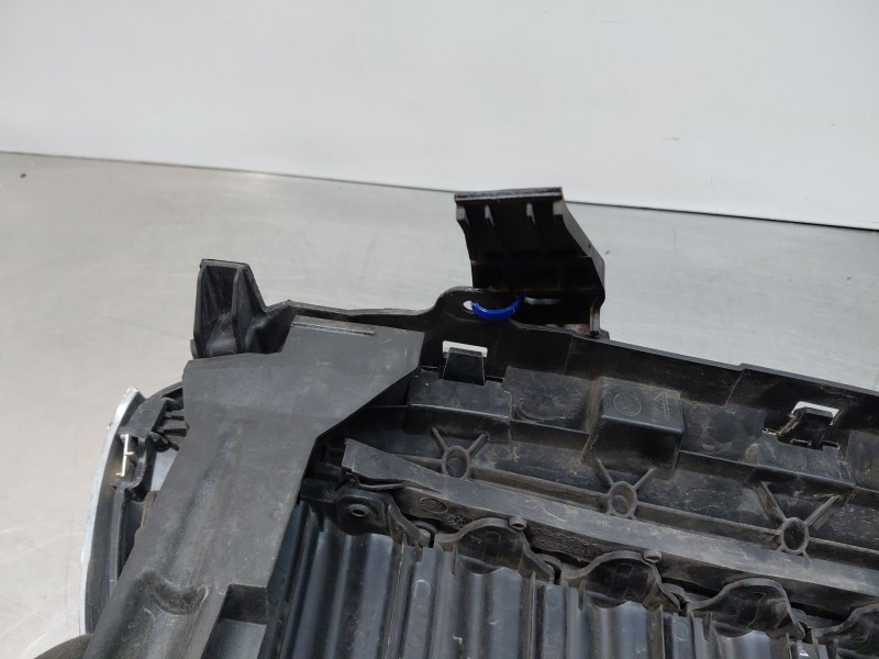 Recambio de rejilla delantera para bmw 3 touring (g21, g81) 318 d referencia OEM IAM   
