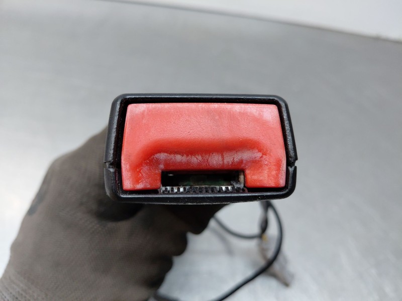 Recambio de pretensor airbag izquierdo para fiat grande punto (199_) 1.3 d multijet referencia OEM IAM   