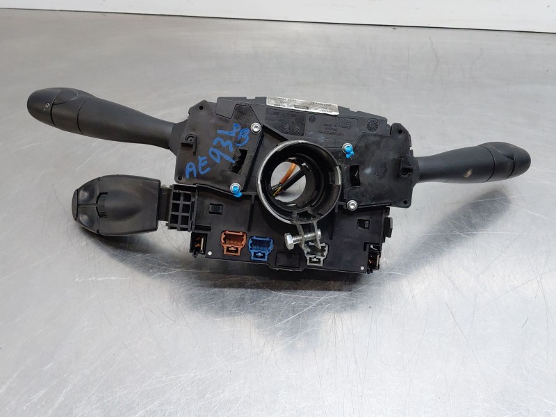 Recambio de mando multifuncion para peugeot 407 (6d_) 1.6 hdi 110 (6d9hzc, 6d9hyc) referencia OEM IAM 6242T0 96473051XT 