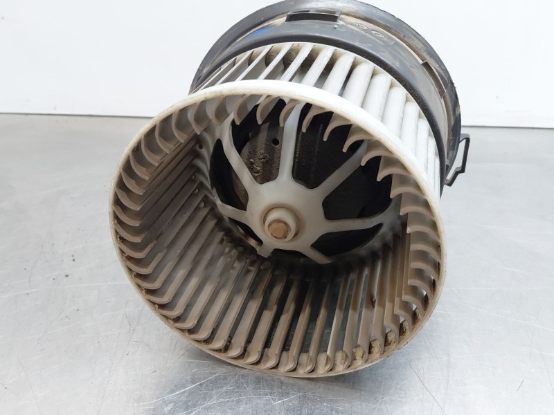 Recambio de motor calefaccion para peugeot 407 (6d_) 1.6 hdi 110 (6d9hzc, 6d9hyc) referencia OEM IAM 6441S3  
