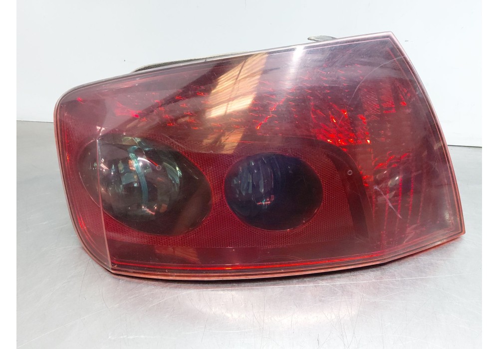 Recambio de piloto trasero izquierdo para peugeot 407 (6d_) 1.6 hdi 110 (6d9hzc, 6d9hyc) referencia OEM IAM 6350GC  