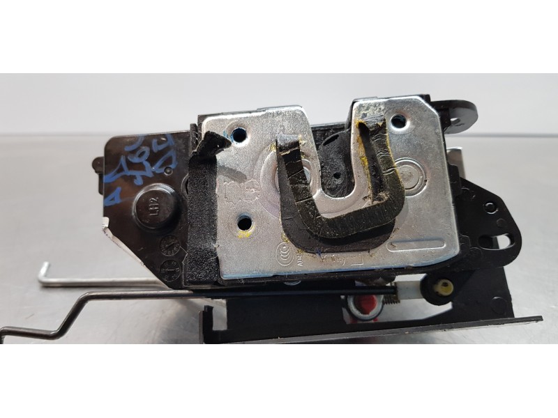 Recambio de cerradura puerta delantera izquierda para ssangyong rodius xdi limited referencia OEM IAM 7121021024  