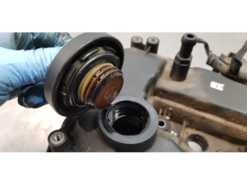 Recambio de tapa balancines para kia carens ( ) basic referencia OEM IAM 224102A600  