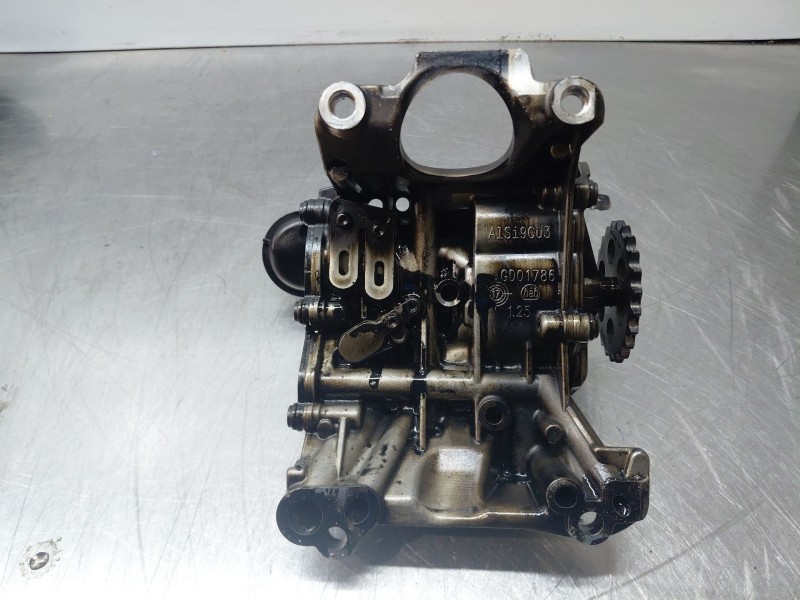 Recambio de bomba aceite para bmw serie 3 touring (f31) 318d sport line referencia OEM IAM 11418513756  