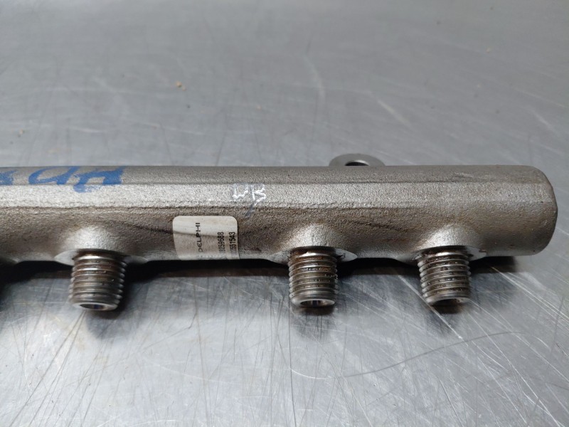 Recambio de rampa inyectora para ssangyong rodius xdi referencia OEM IAM   