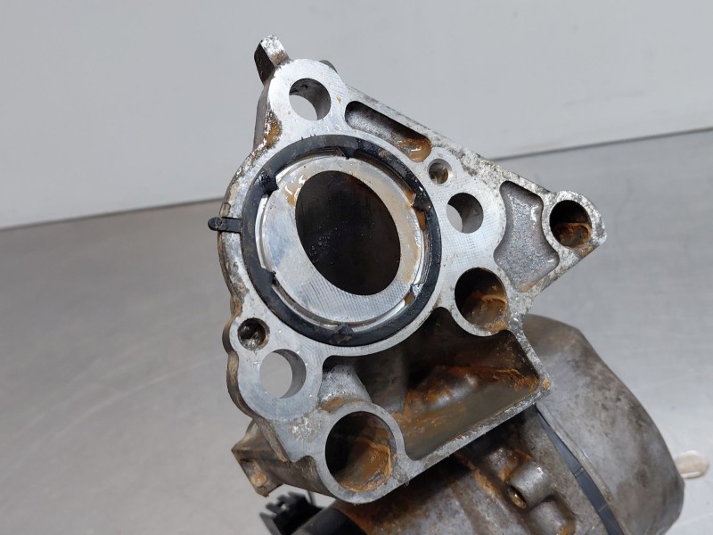 Recambio de bomba agua para toyota rav4 hybrid 4x2 advance referencia OEM IAM 1603225010  