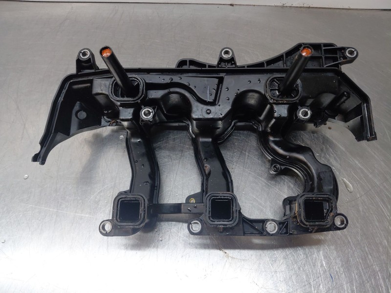 Recambio de tapa balancines para nissan primastar cerrada referencia OEM IAM 118301718R  