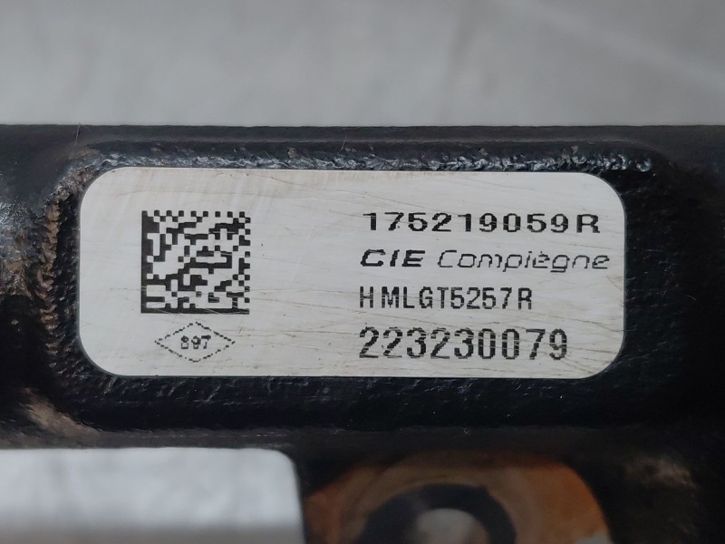 Recambio de rampa inyectora para nissan primastar cerrada referencia OEM IAM 175219059R 0281007249 